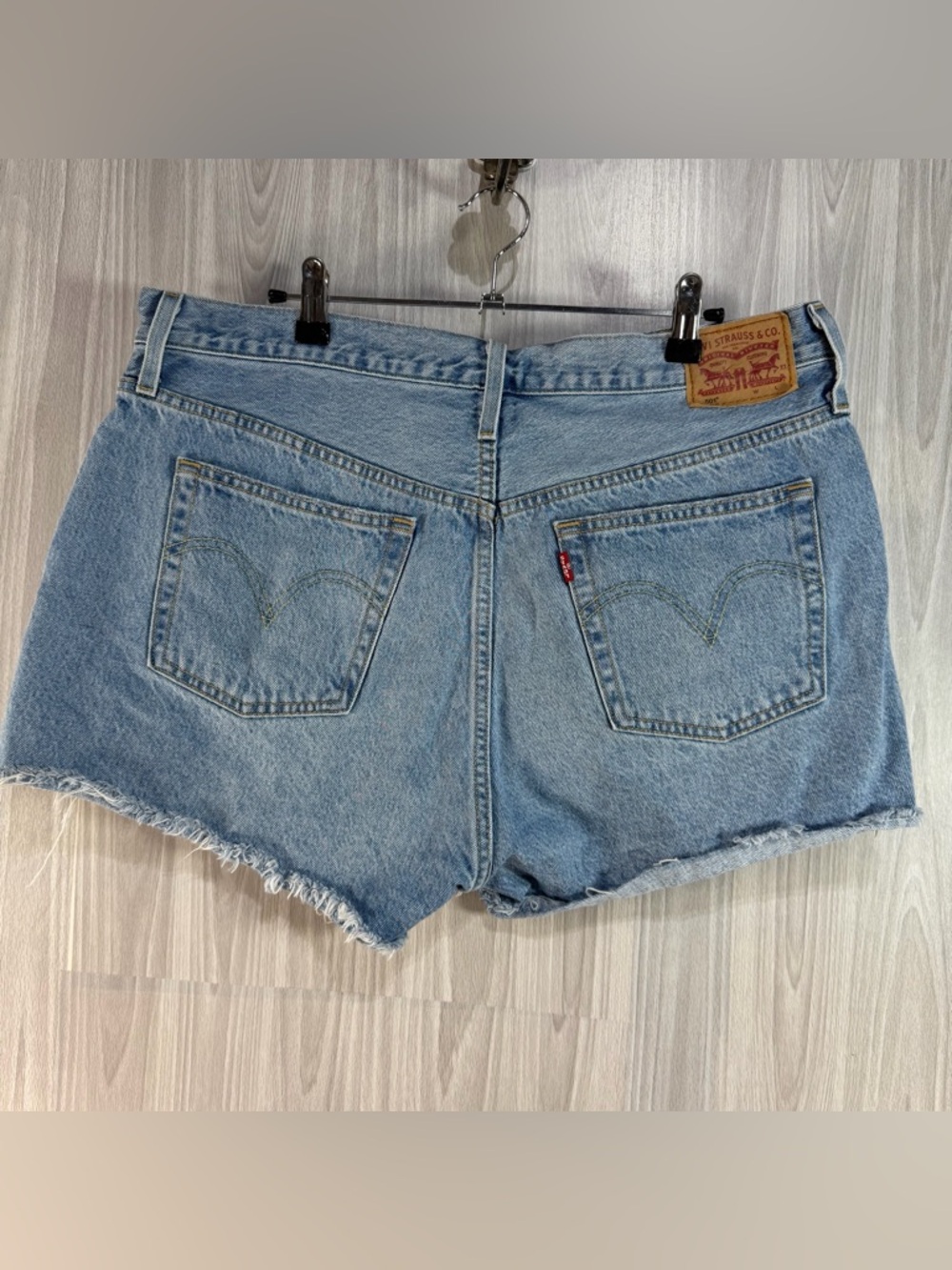Levis 501 Women’s 34 High Rise Cut-Off Distressed Daisy Dukes Denim Jean Shorts - Picture 2 of 6